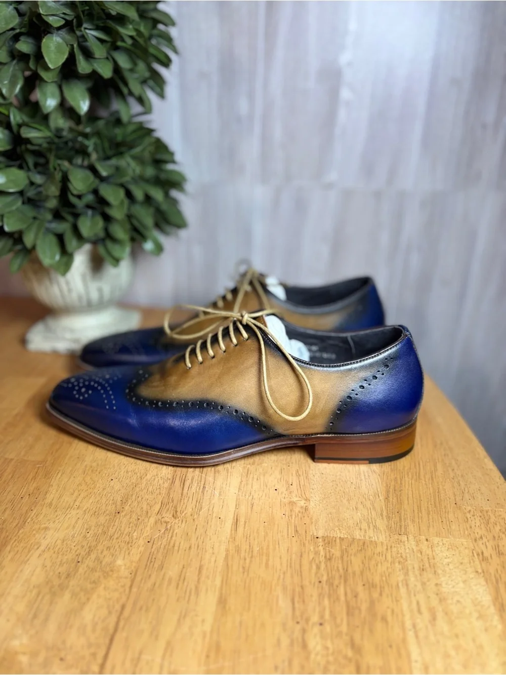 Carrucci Men’s Two-Tone Blue & Cognac Leather Wingtip Oxford Dress Shoes